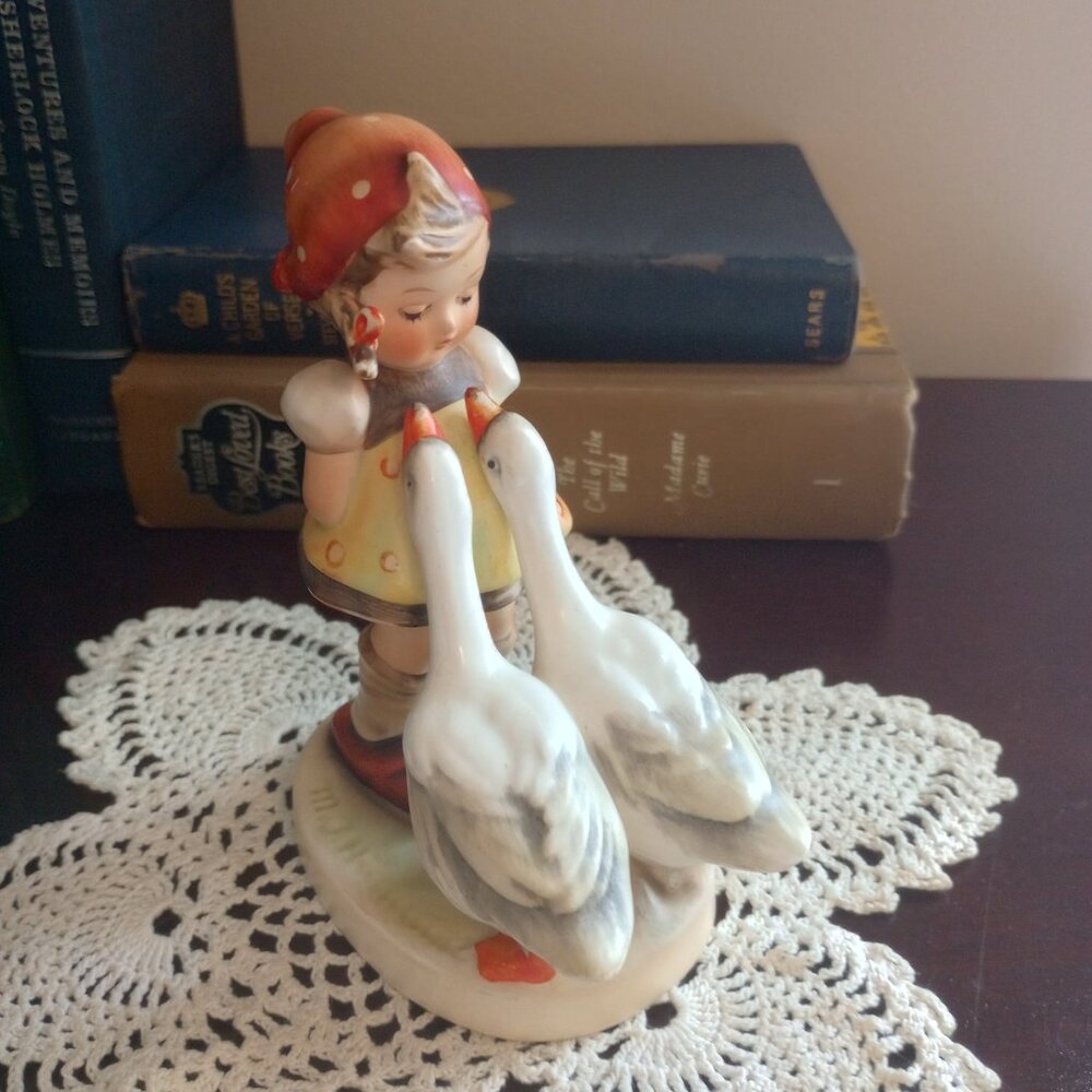 Hummel Goose Girl Figurine #47/0 TMK3 Stylized Bee 1957-60 5" tall